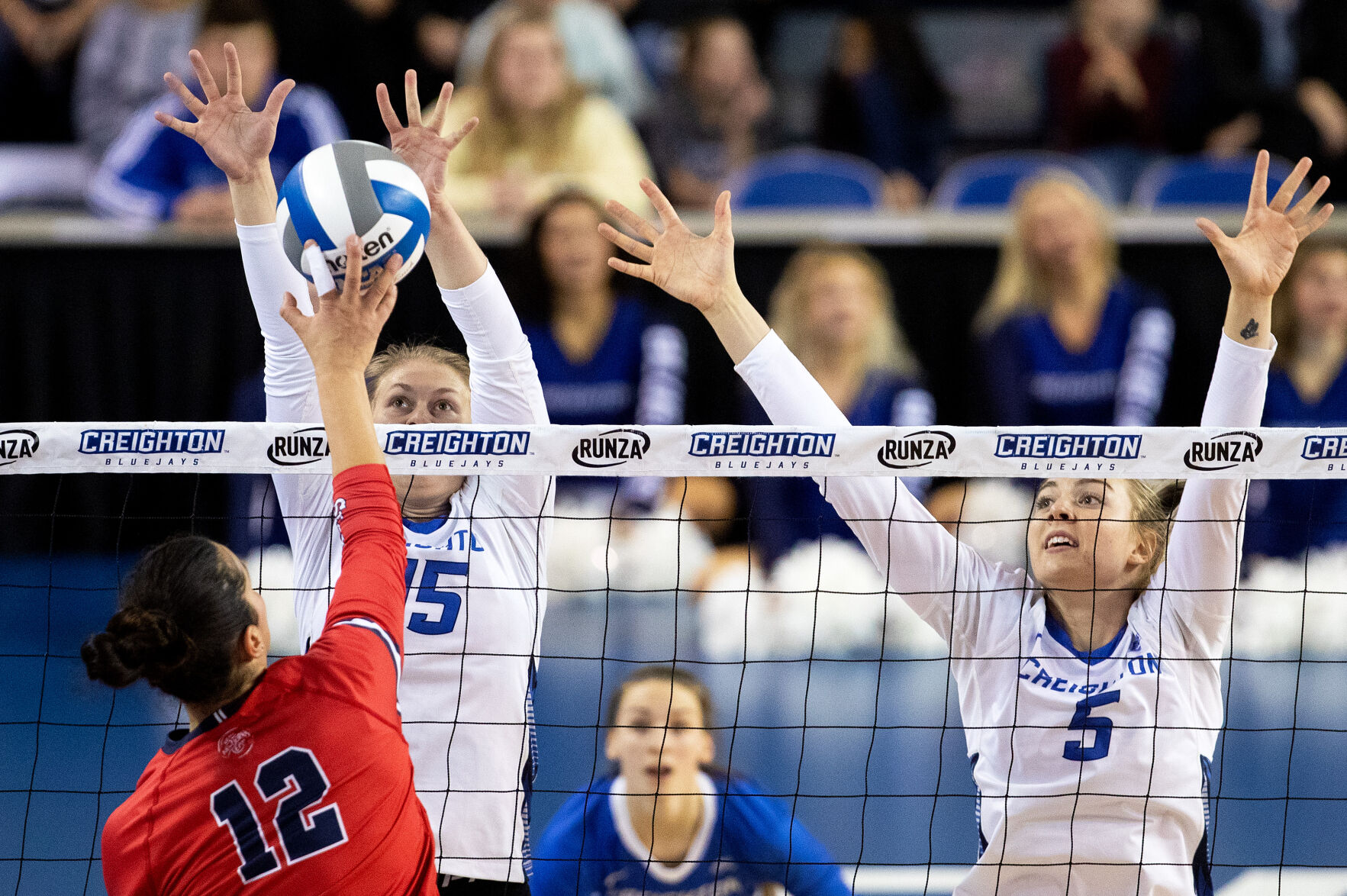 111222-owh-spo-cuvolley-em12.jpg